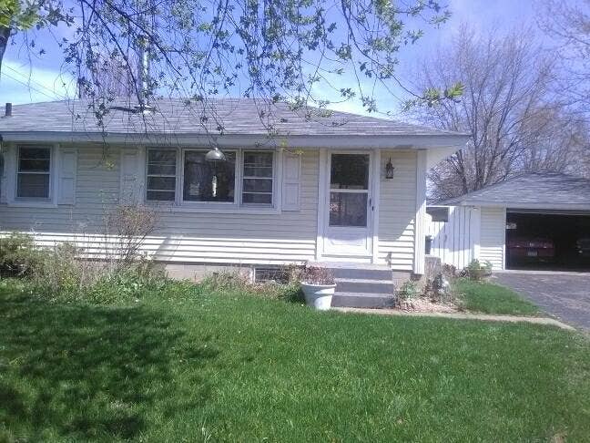 Room for rent in Brooklyn Park