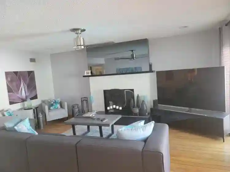 Prime Furnished Room in Encino