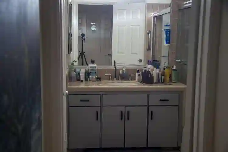 Prime Furnished Room in Encino