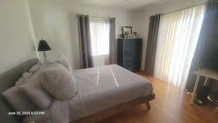 Prime Furnished Room in Encino