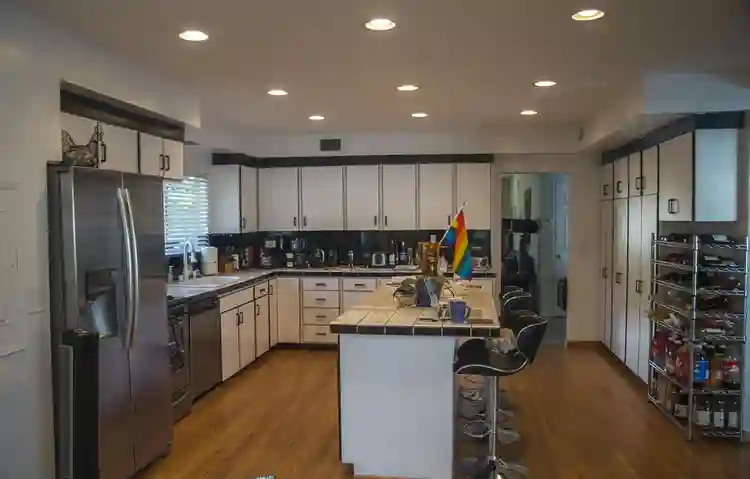 Prime Furnished Room in Encino