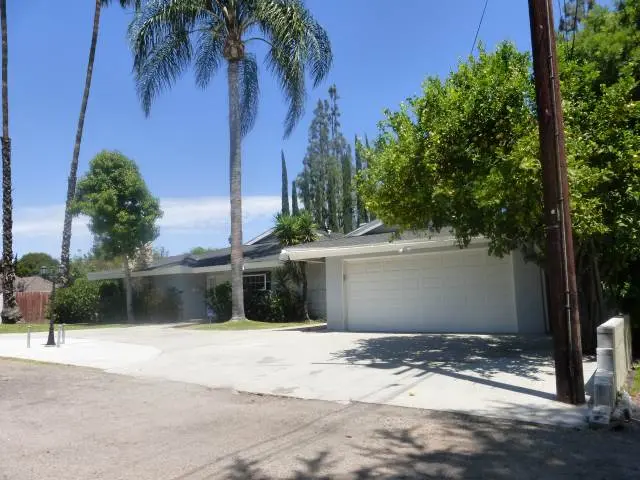 Prime Furnished Room in Encino