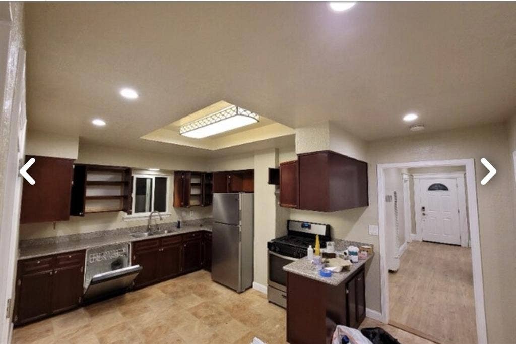 Private bedroom+shared bathroom