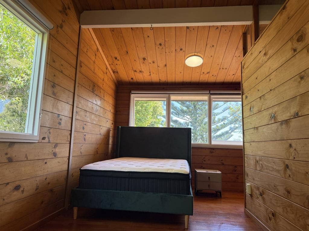 Sunny Zen Garden Northshore