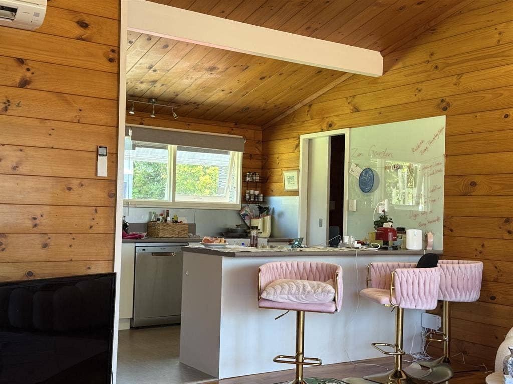 Sunny Zen Garden Northshore