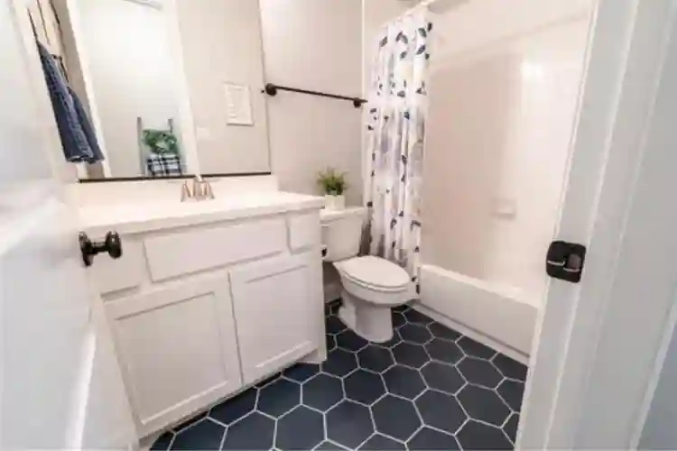 Private Room in a New clean Home