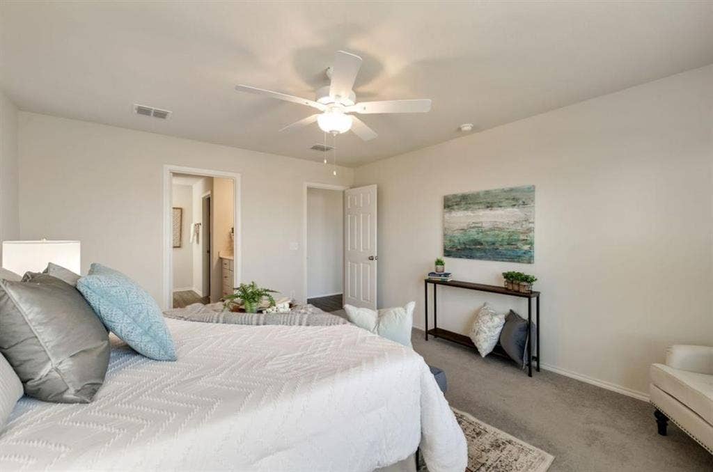 Private Room in a New clean Home