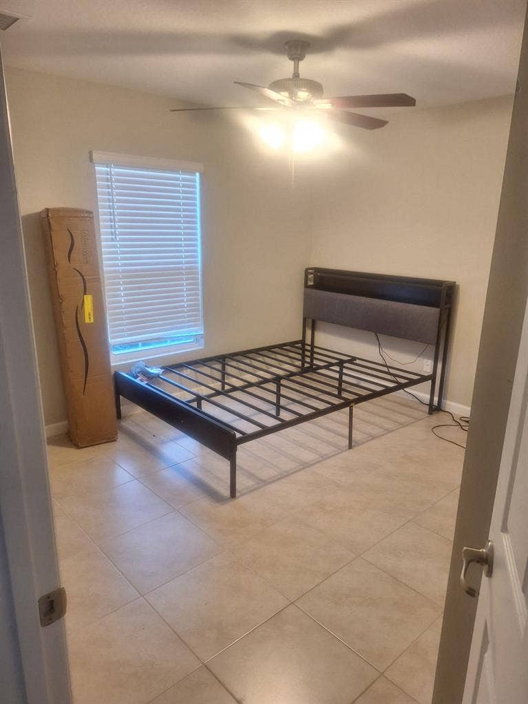 One room available in  bath