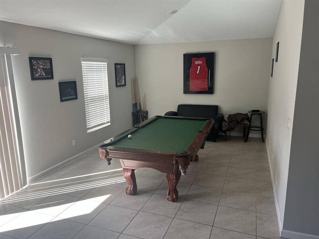 One room available in  bath