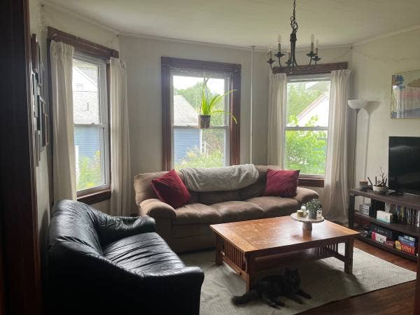 $  Room in Easthampton