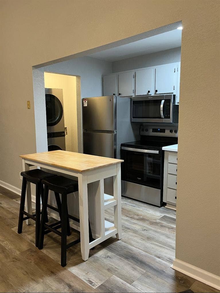 Searching for 1 roommate!!!