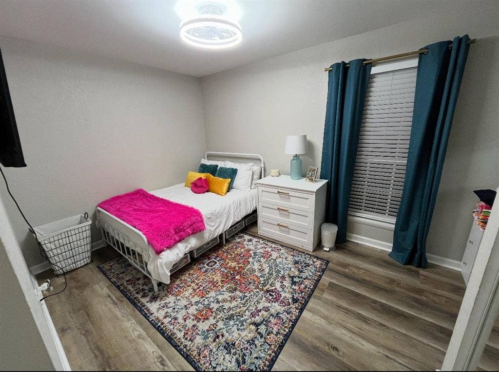 Searching for 1 roommate!!!