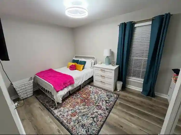 Searching for 1 roommate!!!