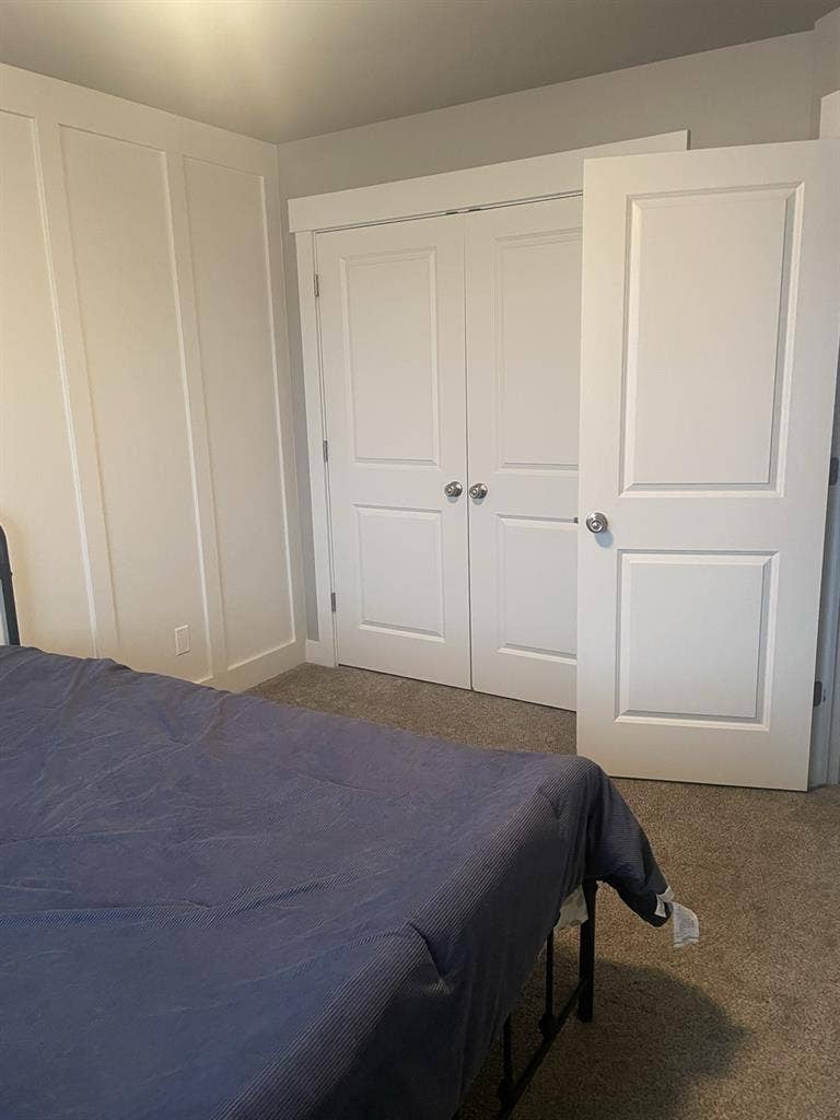 Townhome rooms for rent