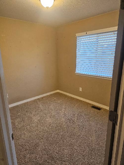 Looking for 2 like minded roommates