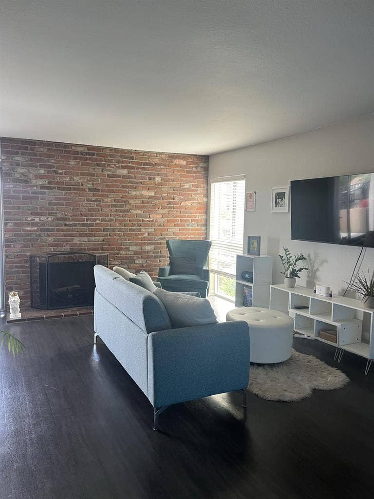 Beautiful Cap Hill apartment