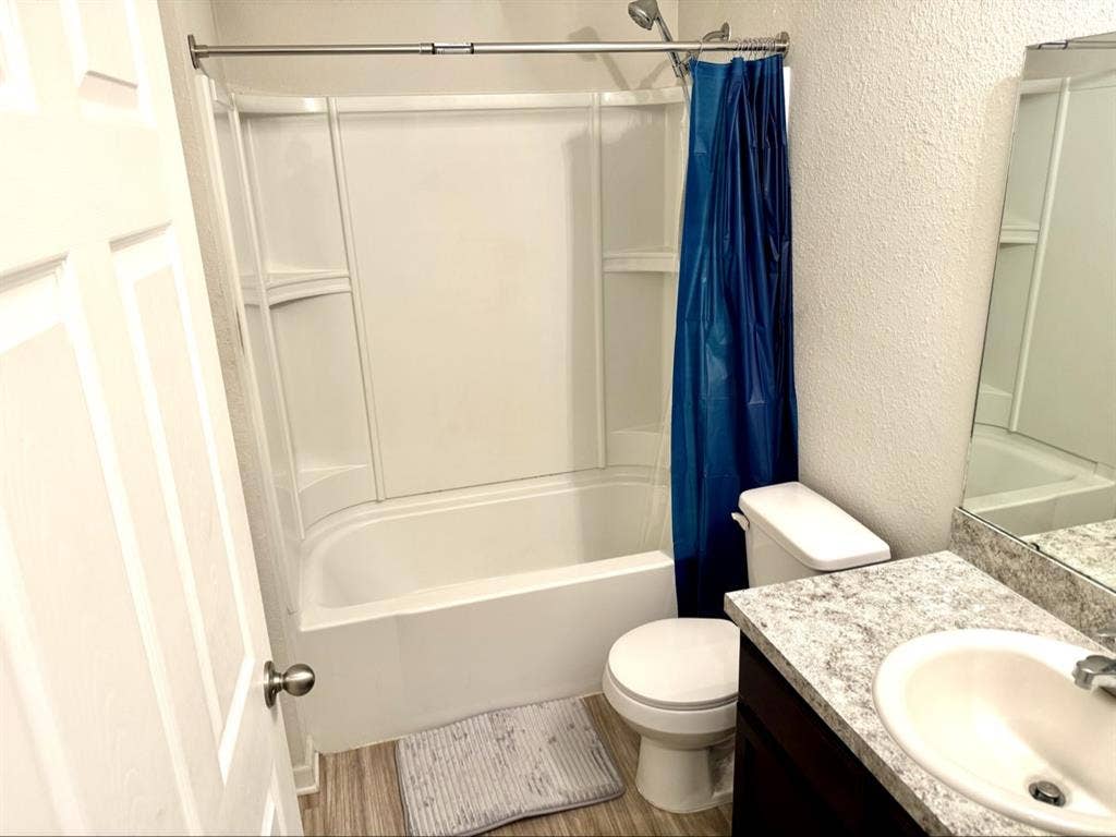 Private Room with Shared Bathroom