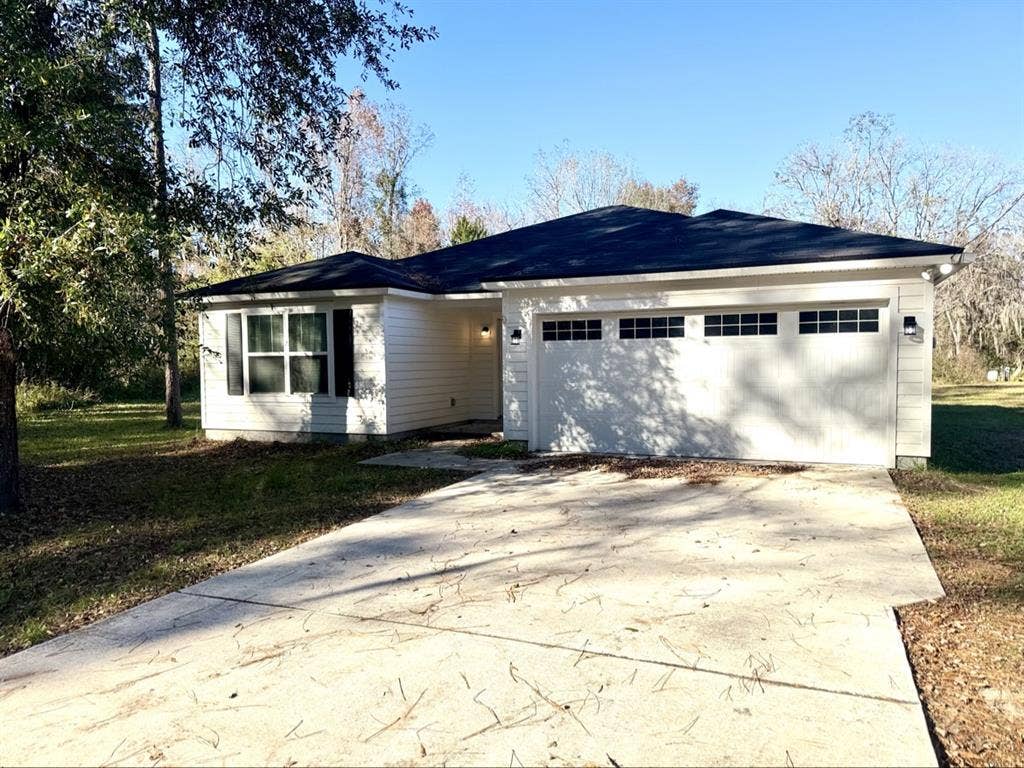 Private Room with Shared Bathroom
