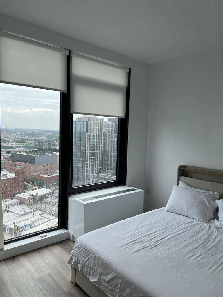 Looking for a roommate for a month