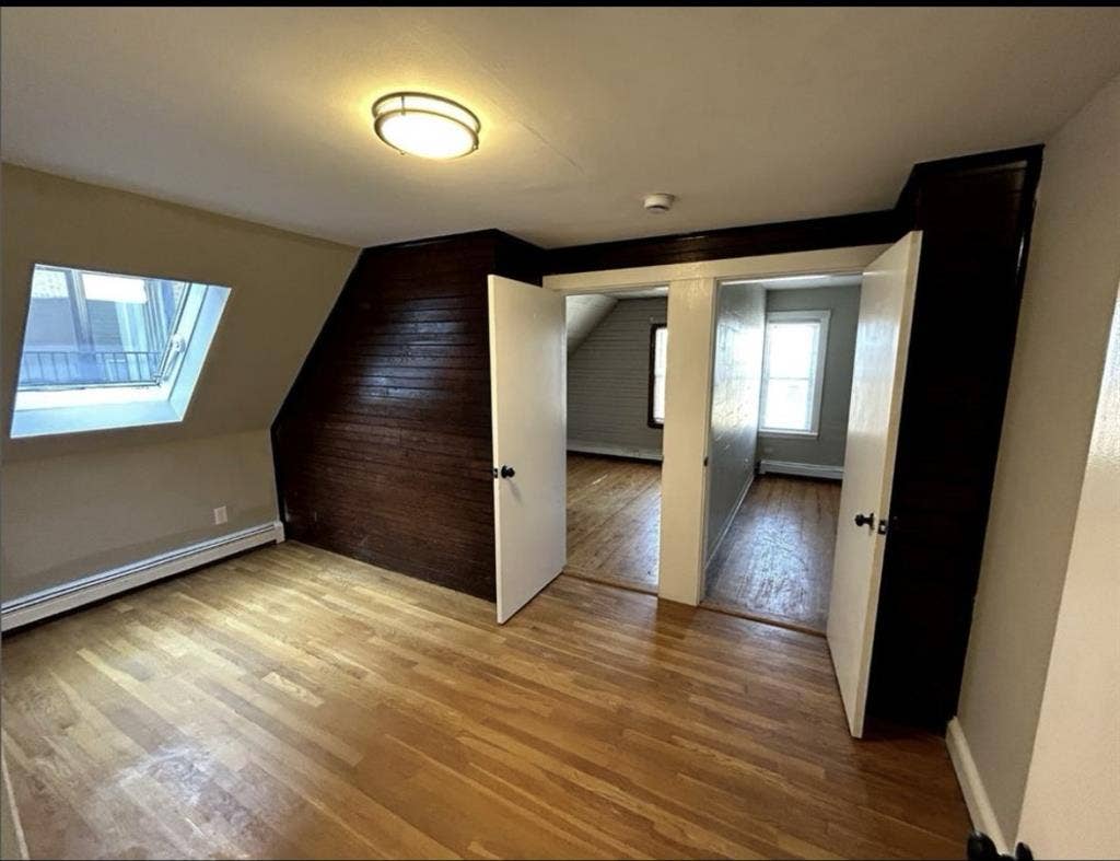 Room for rent in East Boston!!!!