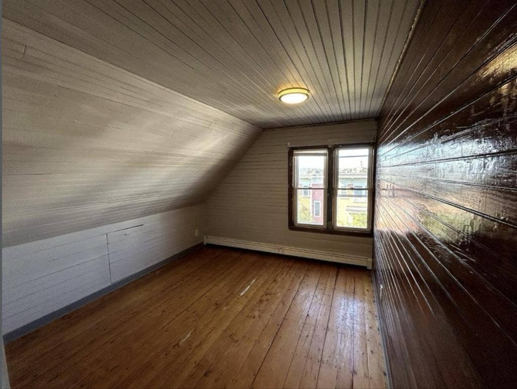 Room for rent in East Boston!!!!