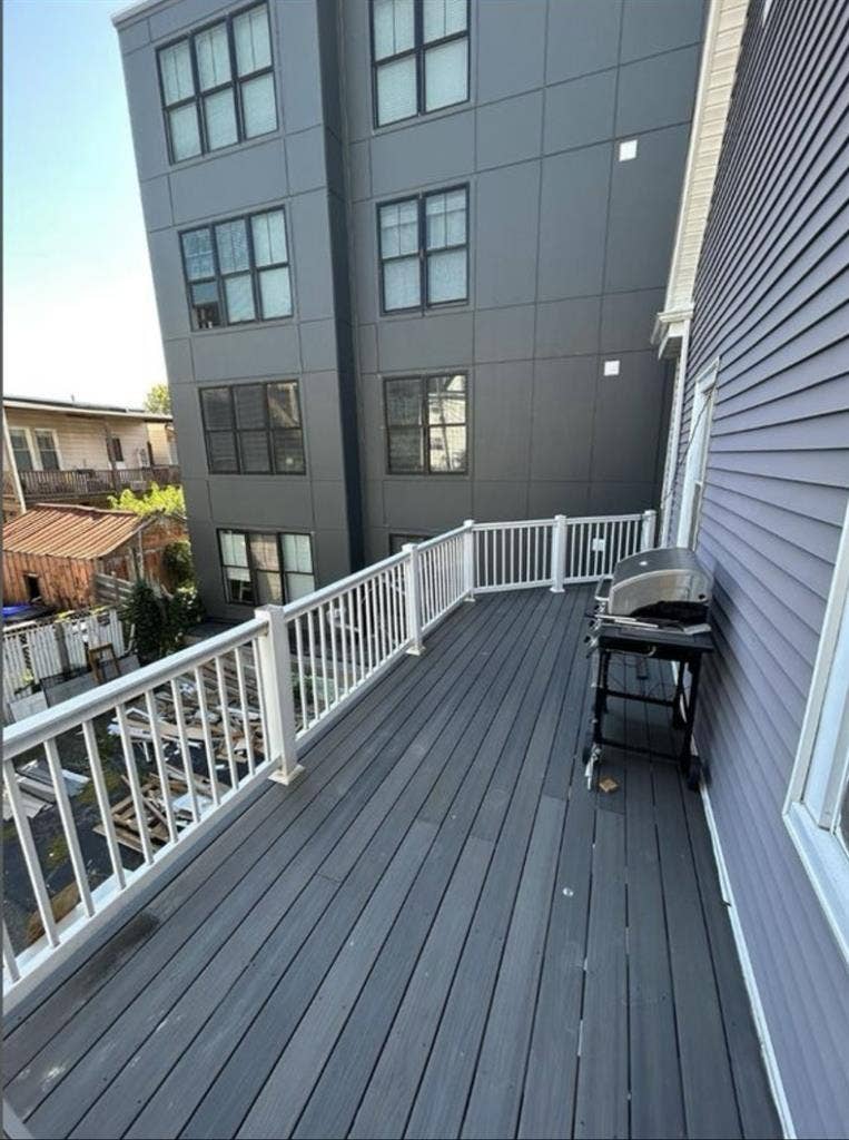 Room for rent in East Boston!!!!