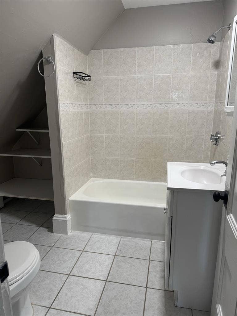 Room for rent in East Boston!!!!