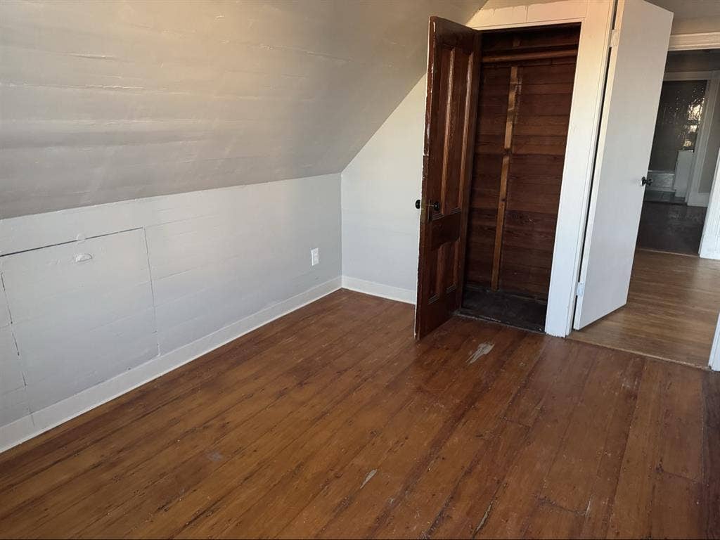 Room for rent in East Boston!!!!