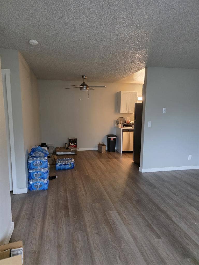 1 private room available