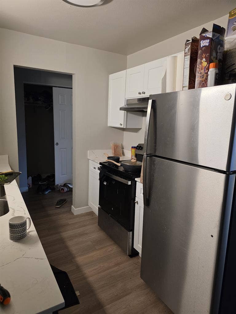 1 private room available