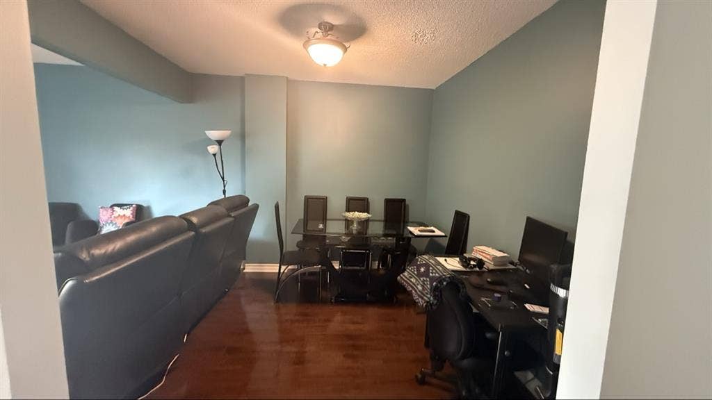 Rooms 
for rent in brampton
