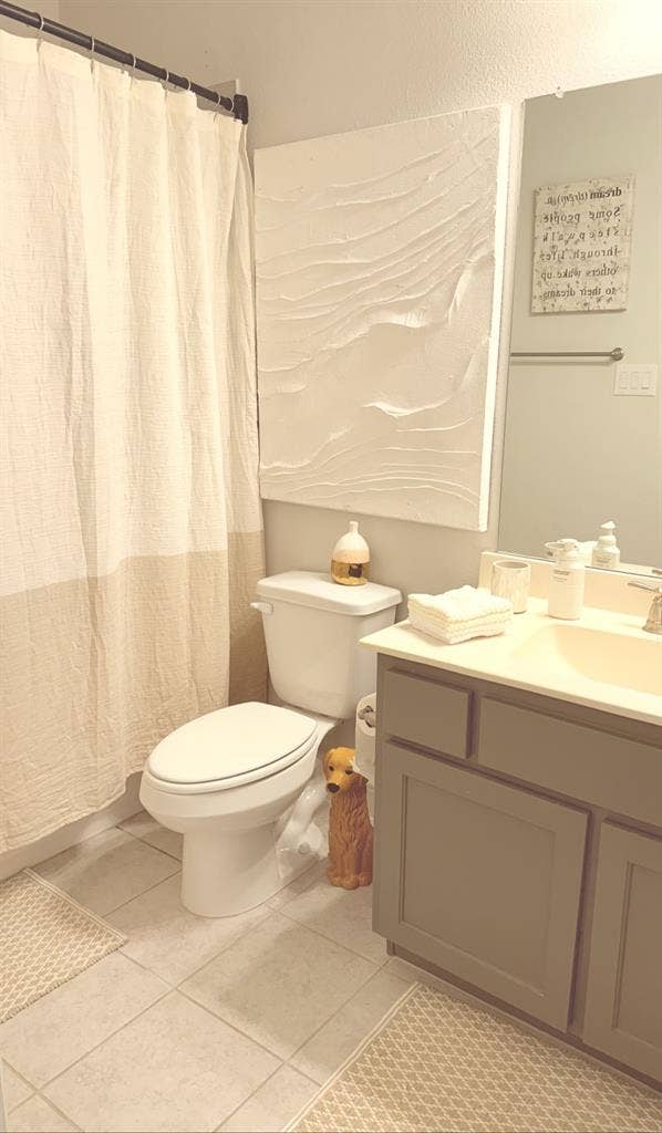 Luxurious room for rent in Frisco.