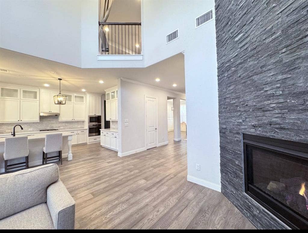 Luxurious room for rent in Frisco.