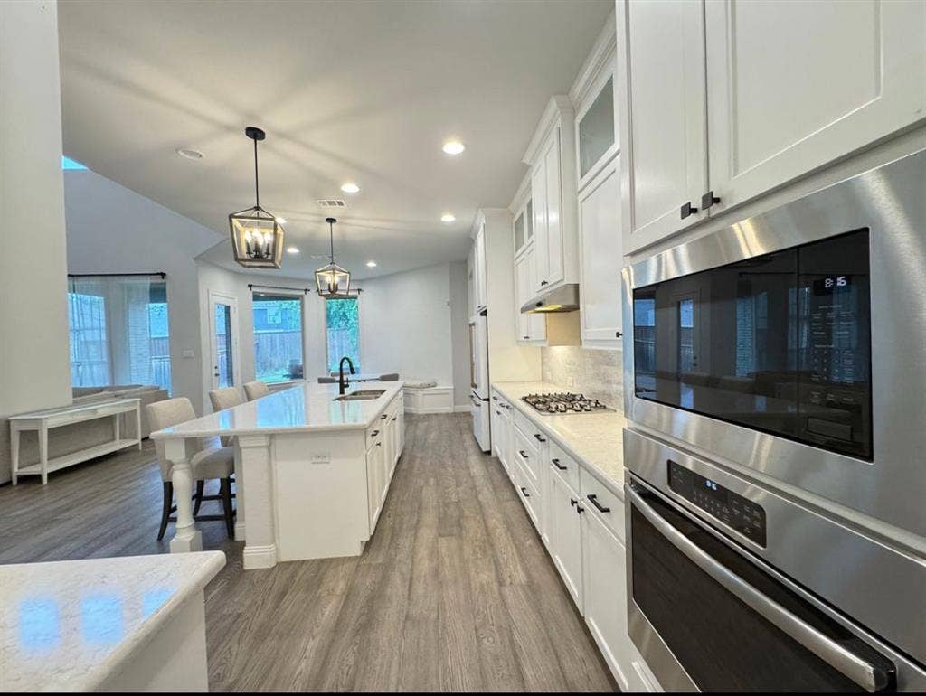 Luxurious room for rent in Frisco.