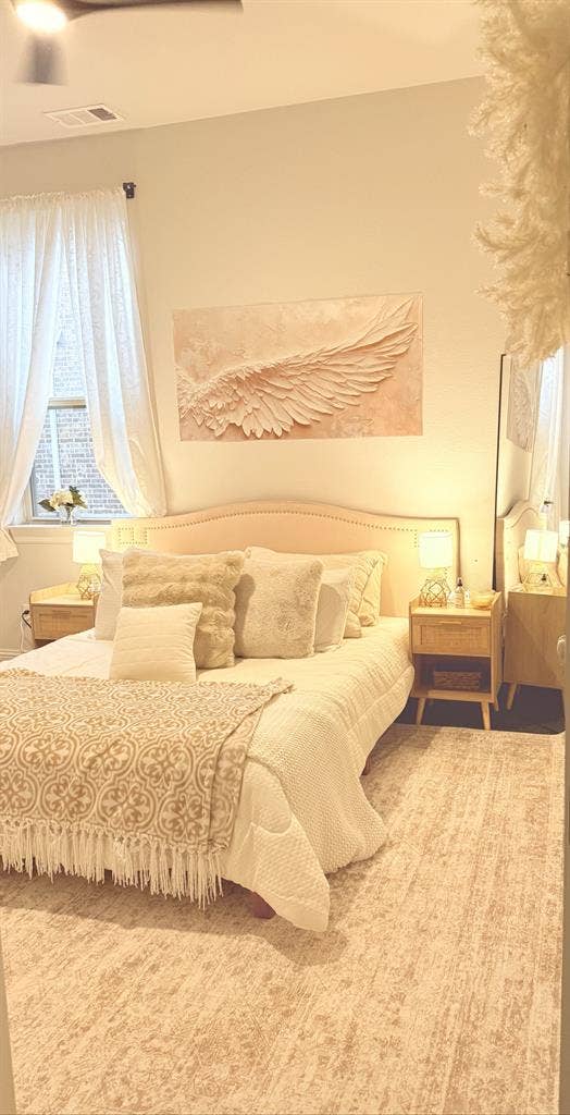 Luxurious room for rent in Frisco.