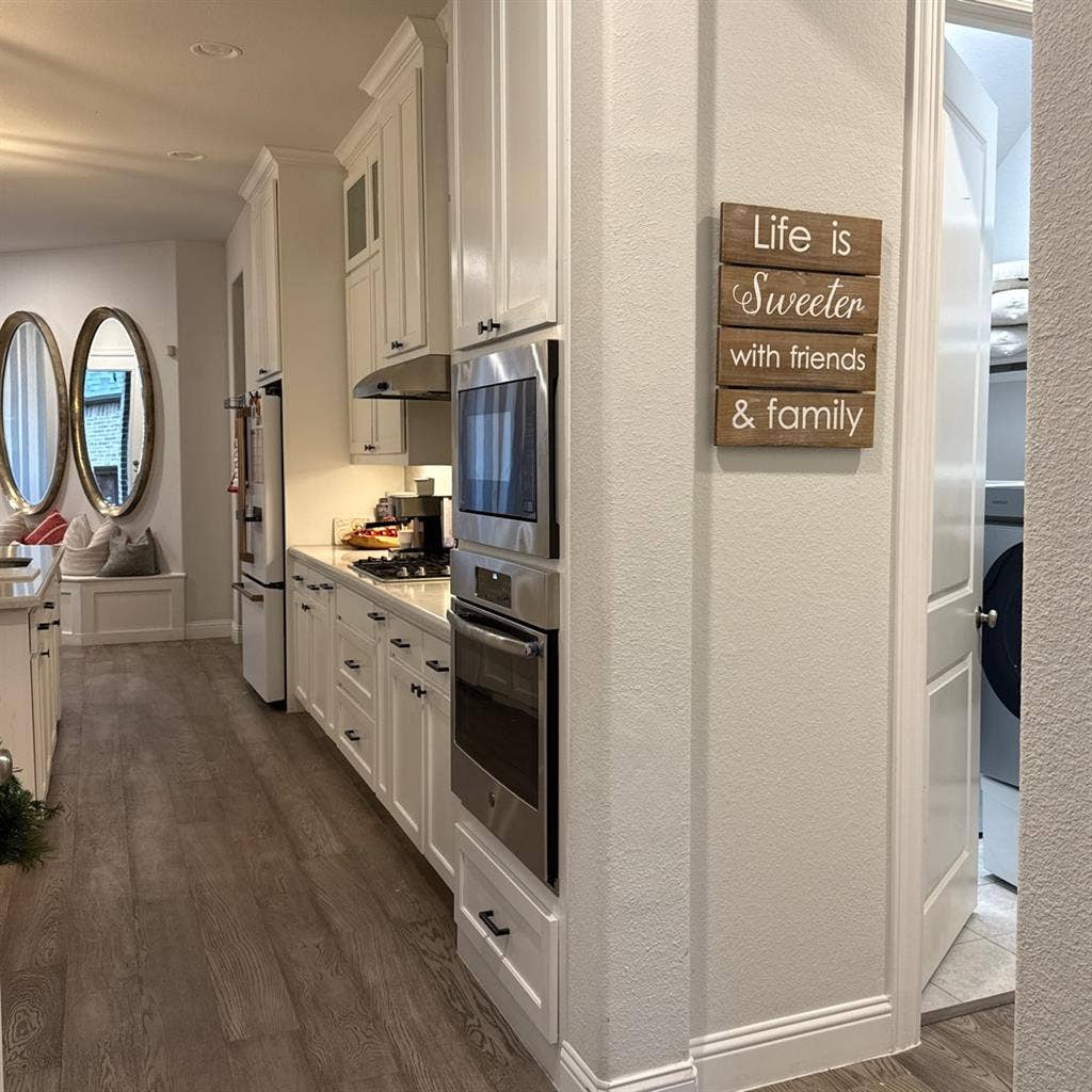 Luxurious room for rent in Frisco.