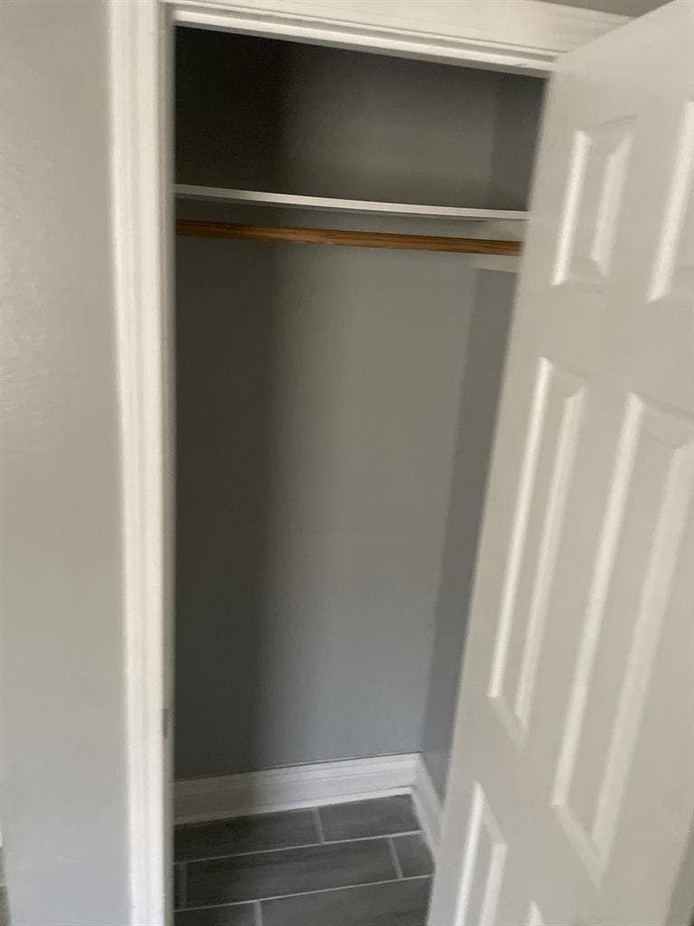 Looking for a clean roommate