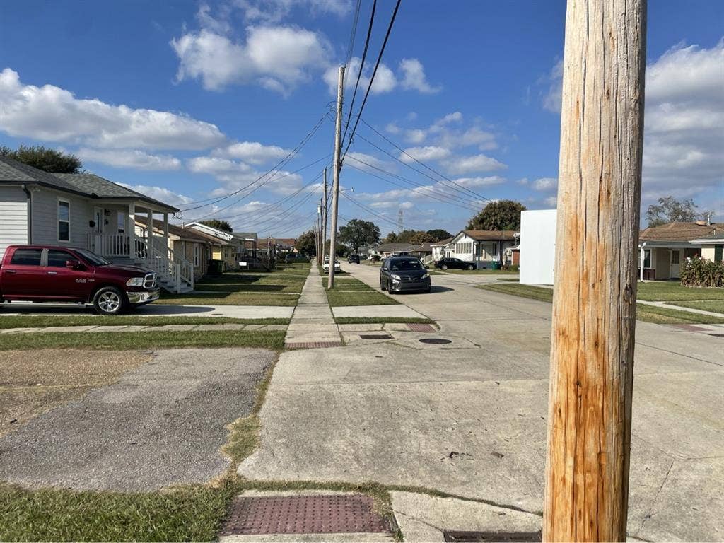 Looking for a clean roommate