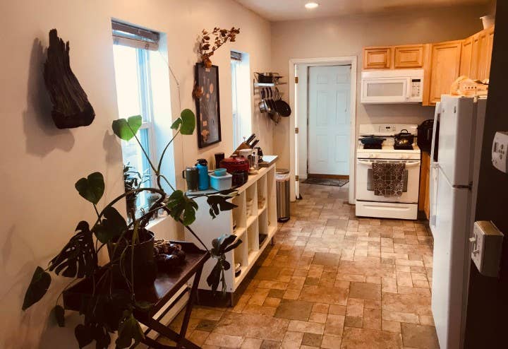 Olde Kensington room for rent