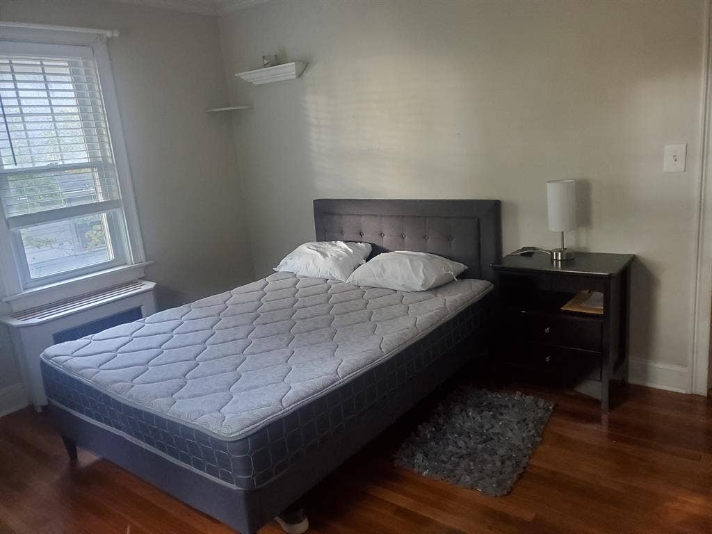 Cozy Private Room in Single-Family