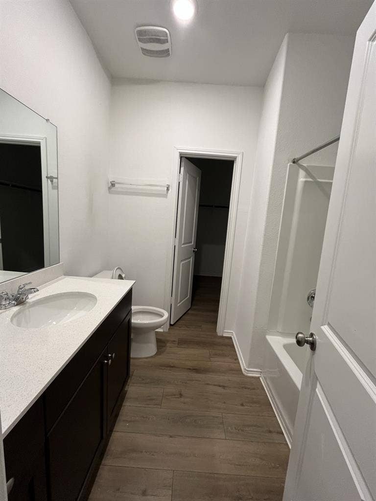 3BR Solar Home w/ Big Yard