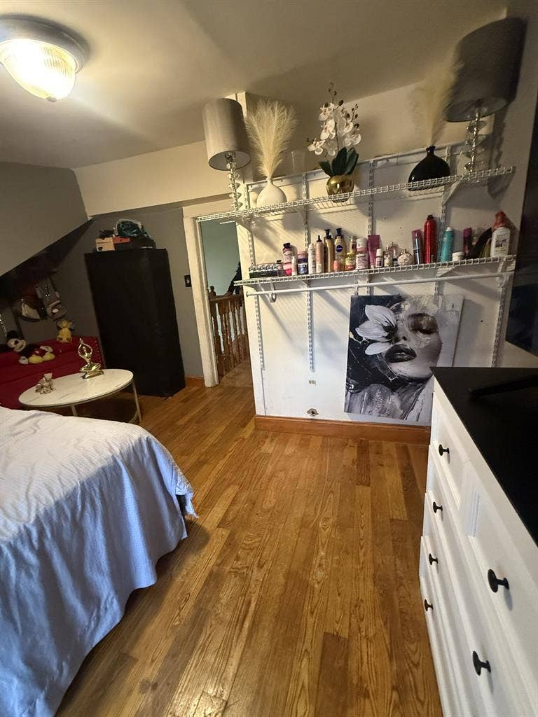Room for rent steps from 7 train