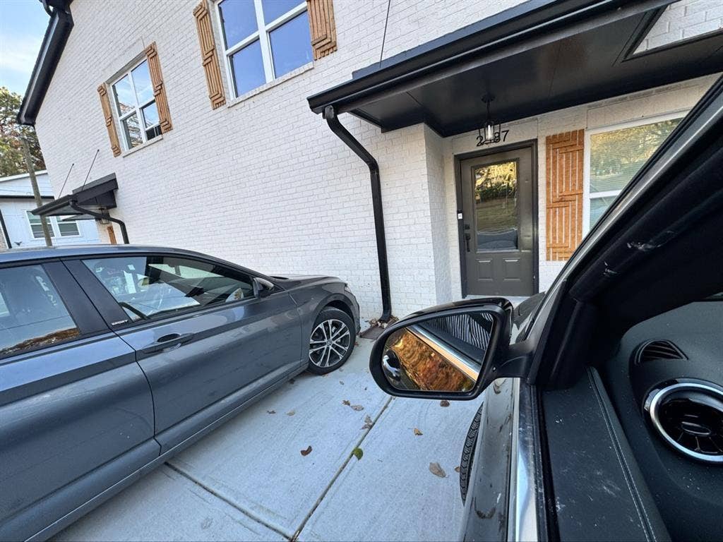 Looking for a housemate