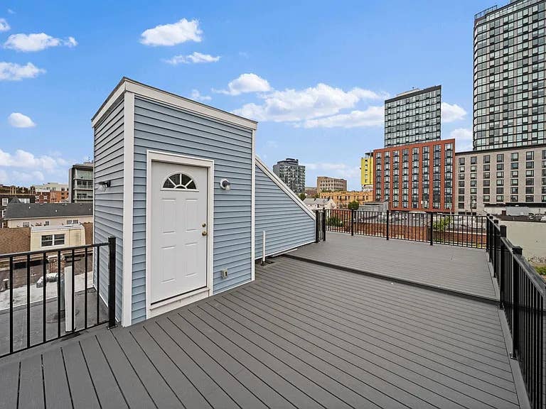 Spacious Apartment - Journal Square