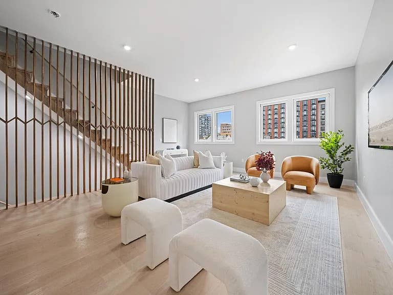 Spacious Apartment - Journal Square