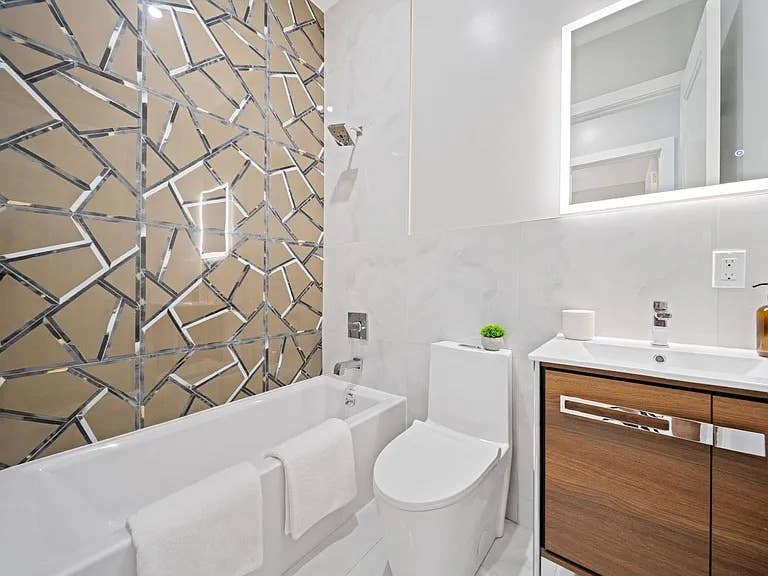 Spacious Apartment - Journal Square