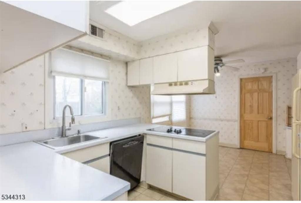 Big size room with shared bathroom