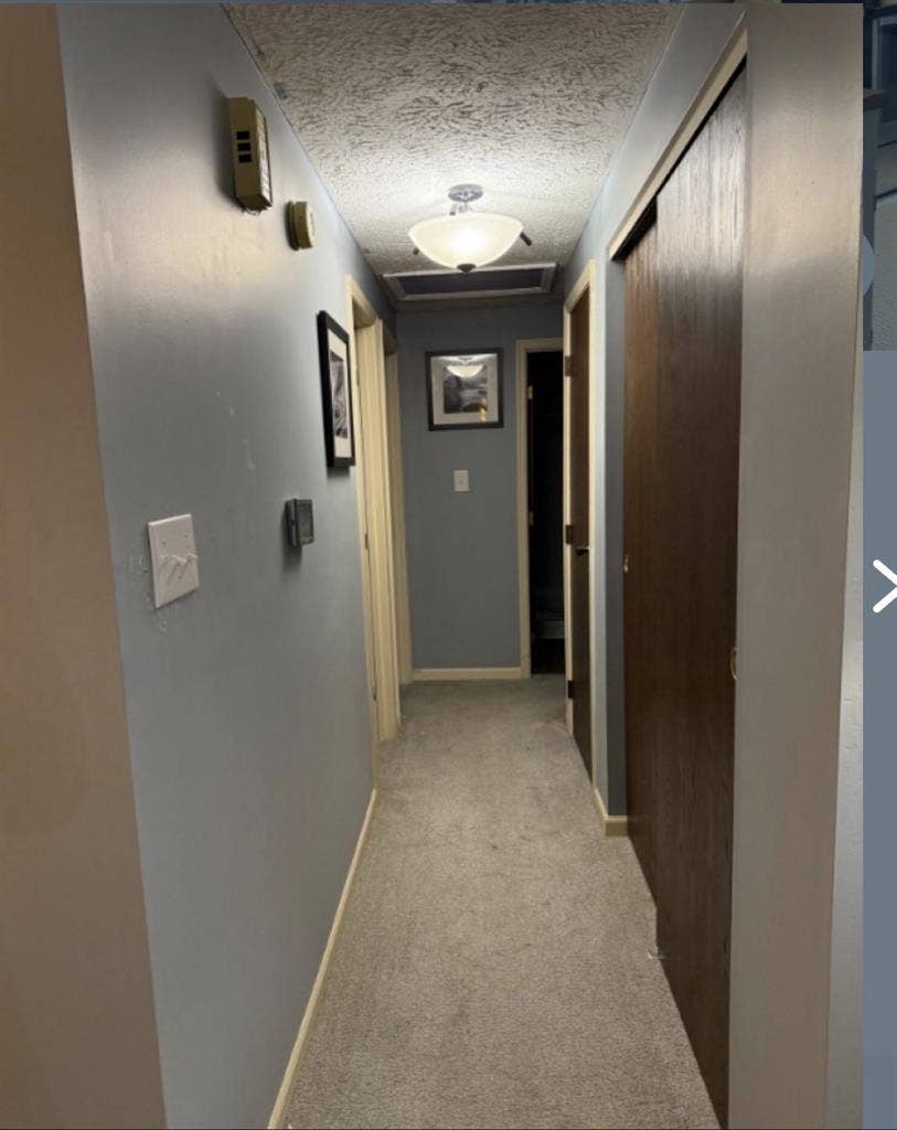 Primary Bed/Bath - queen & walk-in