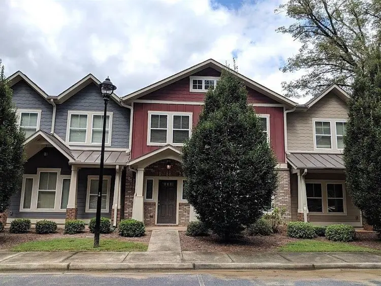 LOOKING FOR SOMEONE TO SUBLEASE