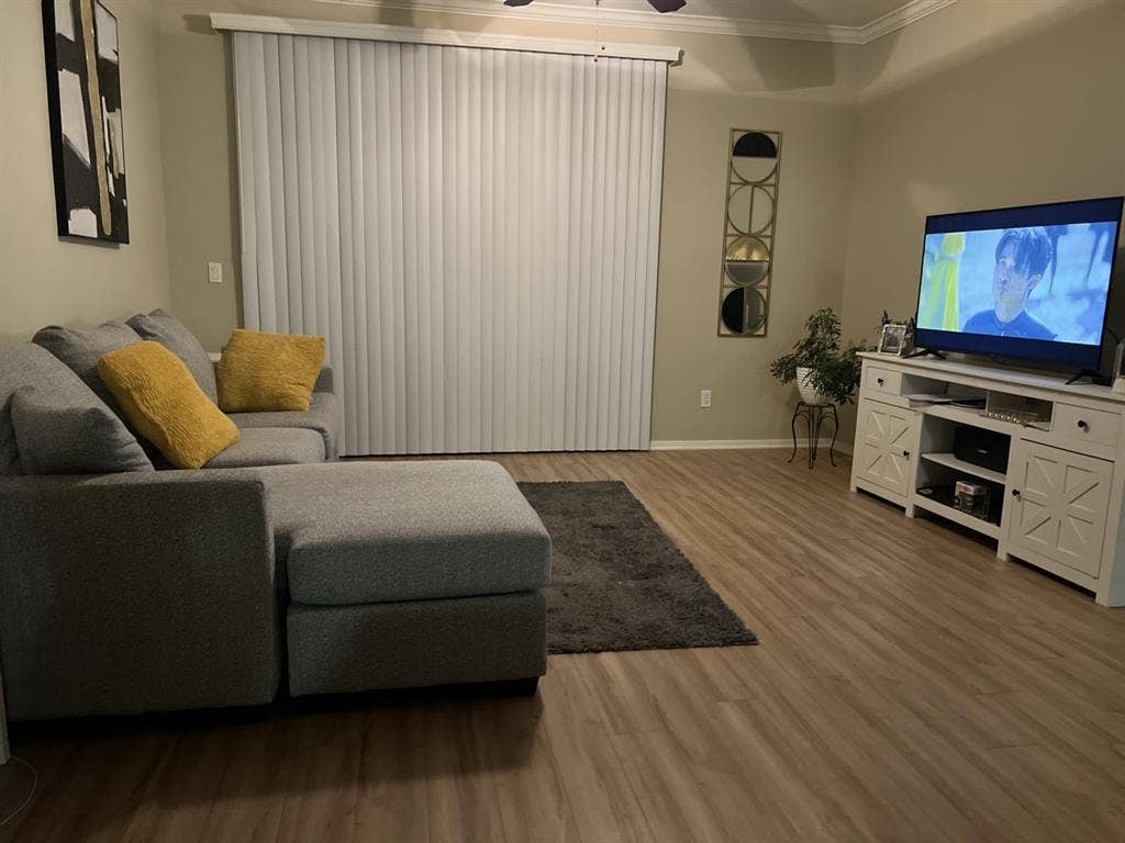 Room available end of December